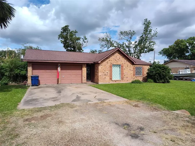 26 Ivy Court, Freeport, TX 77541