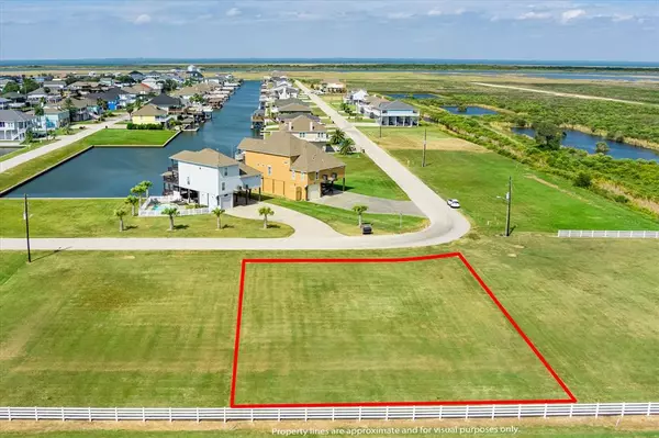 1200 Waterview LN, Crystal Beach, TX 77650