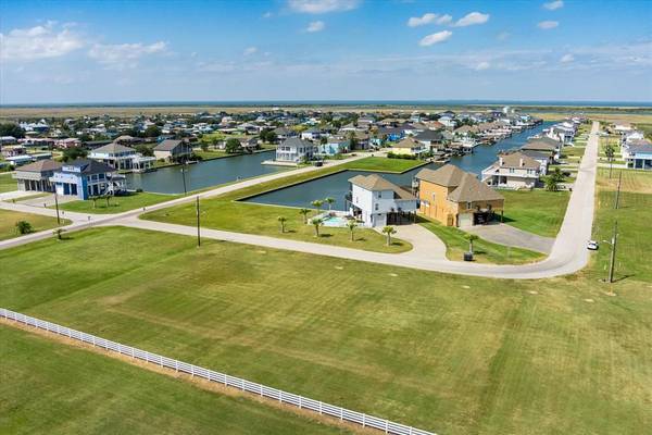 Crystal Beach, TX 77650,1200 Waterview LN