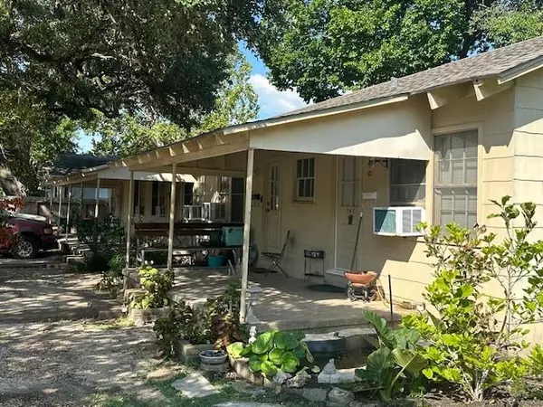 La Grange, TX 78945,535 E Pecan ST