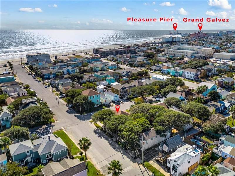 1302 Avenue M 1/2, Galveston, TX 77550