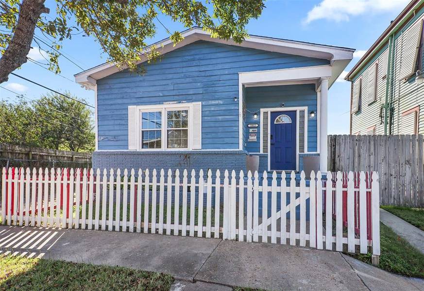 1011 44th ST, Galveston, TX 77550