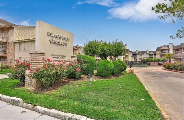 10101 S Gessner RD #305, Houston, TX 77071