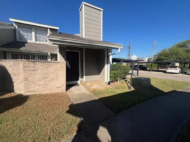 6327 Cattails LN, Houston, TX 77035