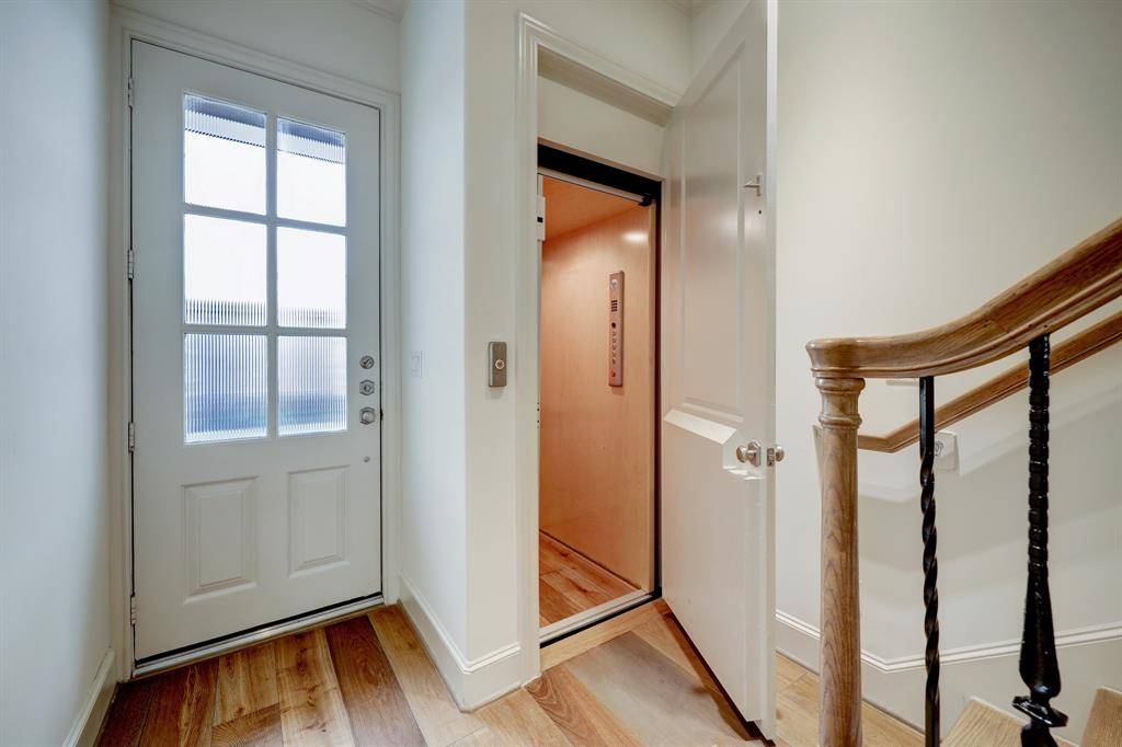 Houston, TX 77019,17 Robita ST