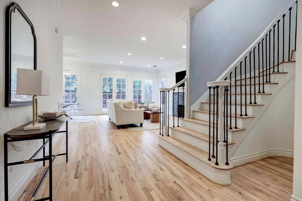 Houston, TX 77024,736 Highgrove PARK