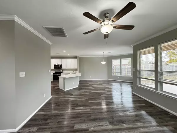 Cypress, TX 77433,18634 White Barnwood