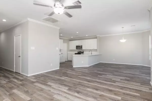 Cypress, TX 77433,18634 White Barnwood