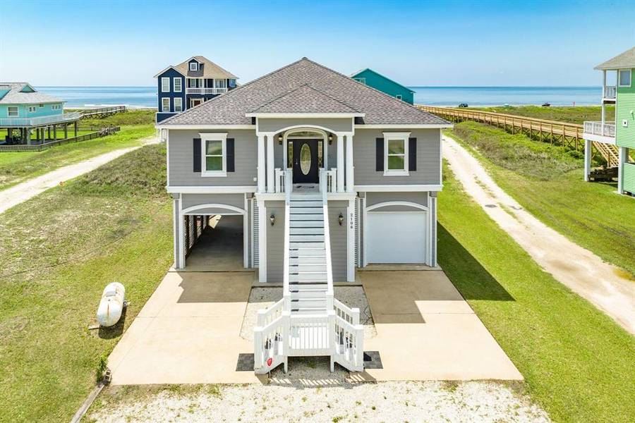 2106 Blue Water HWY, Surfside Beach, TX 77541