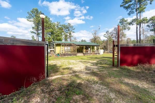 389 County Line RD, Shepherd, TX 77371