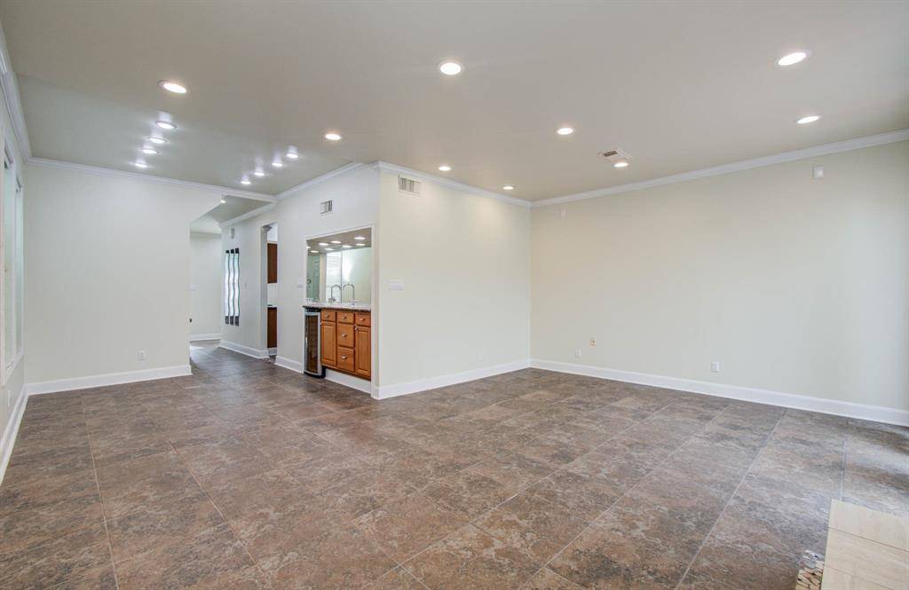 Houston, TX 77057,5701 Winsome LN #2