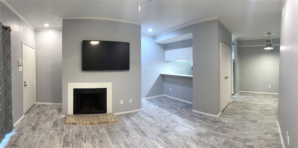 7037 N Holiday DR, Galveston, TX 77550