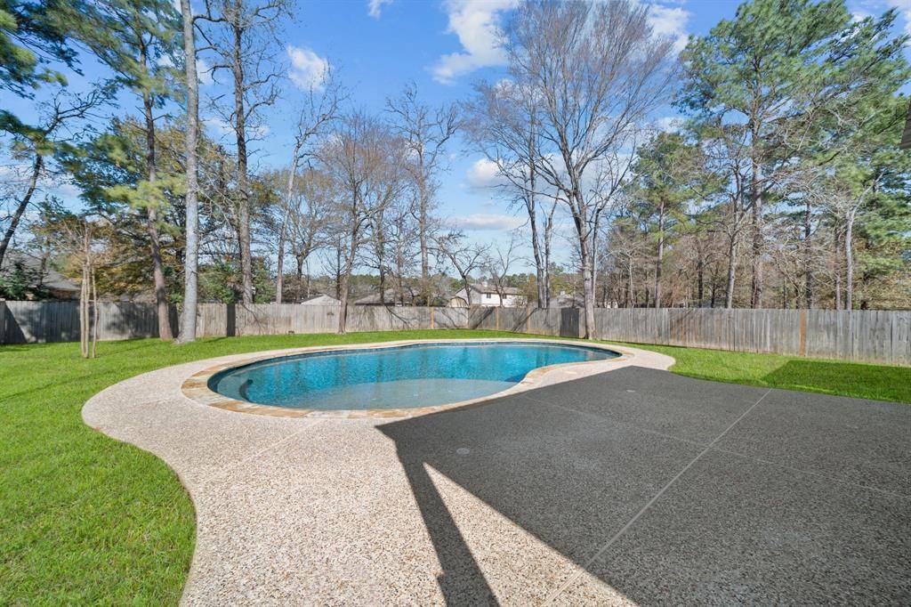 6722 Dillon DR, Magnolia, TX 77354