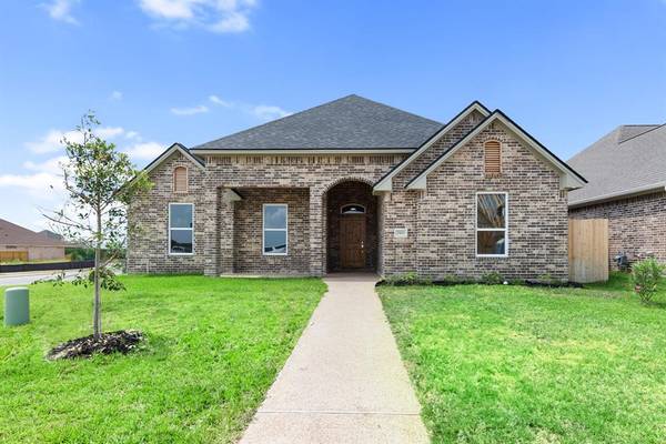 2901 Bombay CT, Bryan, TX 77808