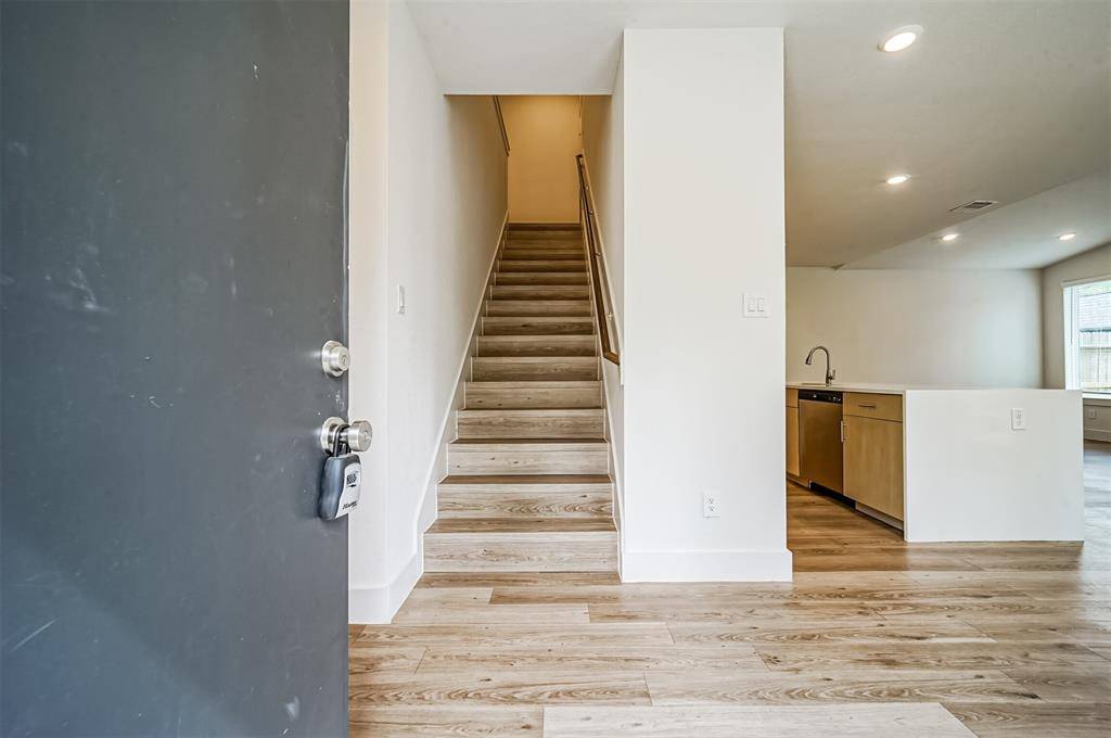 Roman Forest, TX 77357,2525 Appian WAY #B