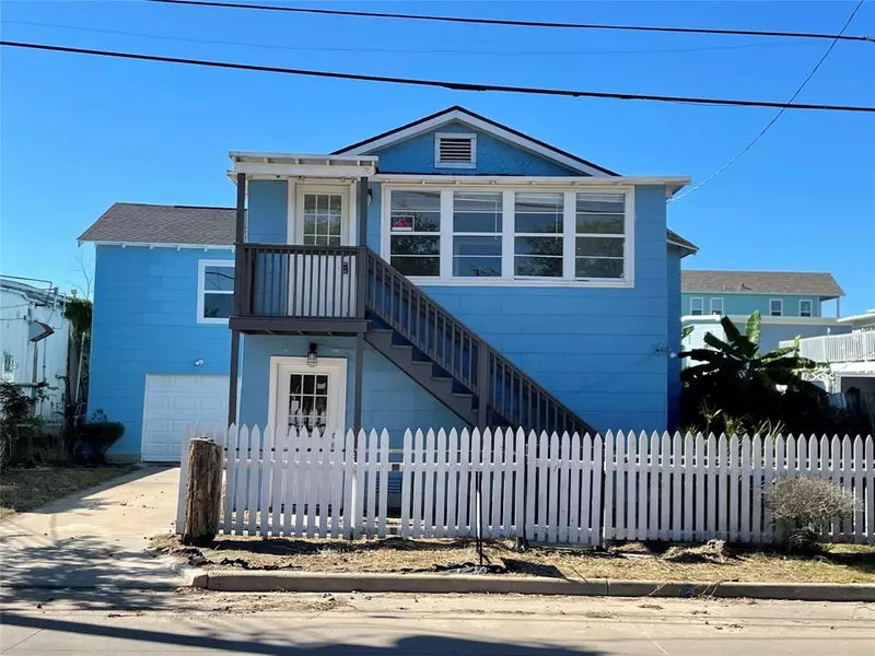 2325 Saladia ST, Galveston, TX 77551