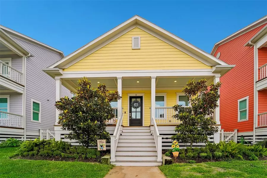 3 Duval ST, Galveston, TX 77554