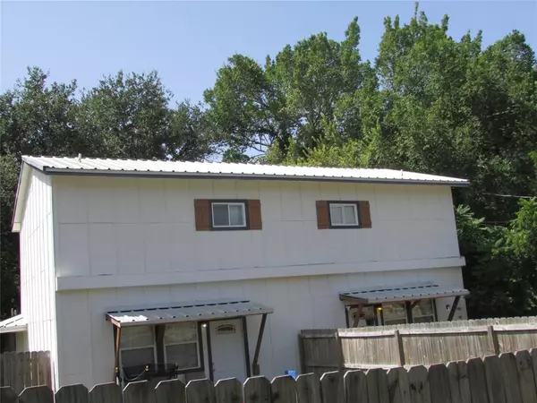 201 A&B W Mink Street,  Willis,  TX 77378