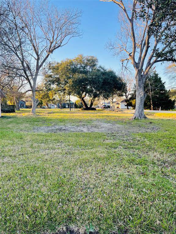 103 E Cypress ST, Port Neches, TX 77651