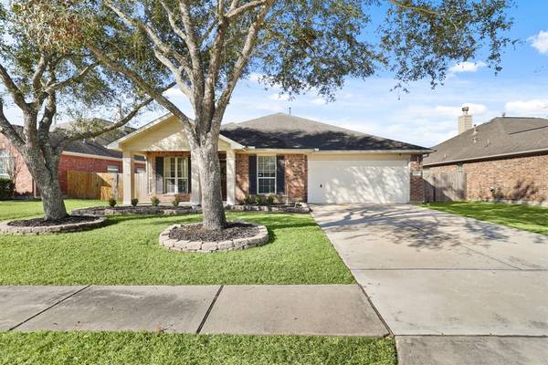 2412 Canyon Springs DR, Pearland, TX 77584