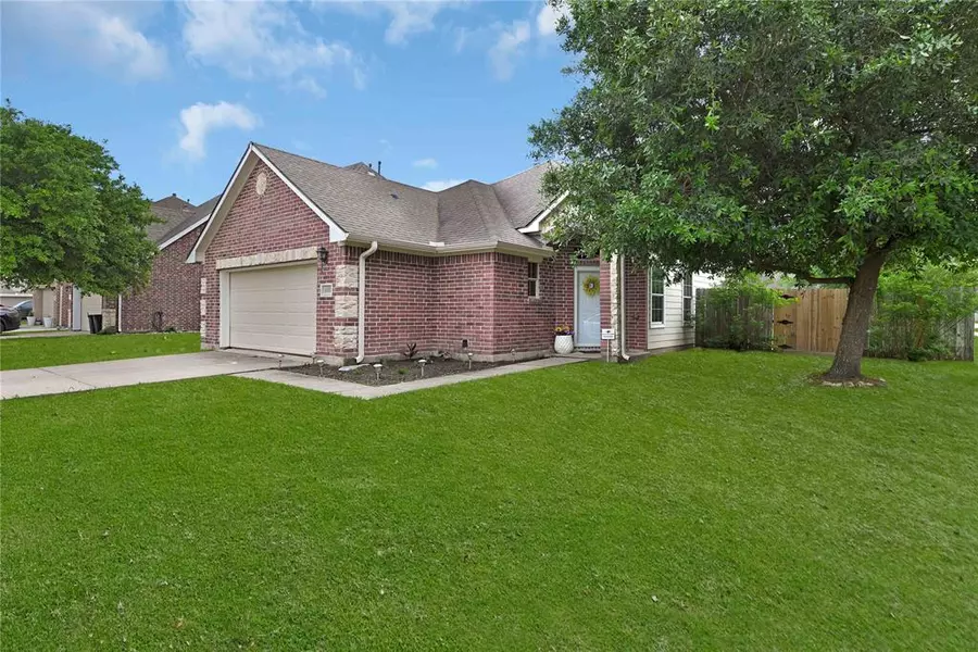 4802 Flamingo Bay CIR, Baytown, TX 77523