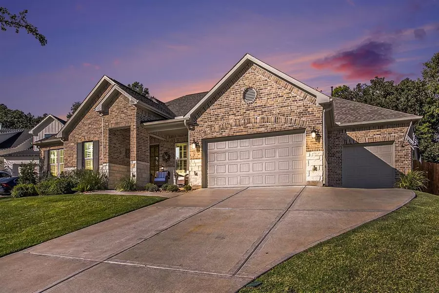 320 Treaty Oak CT, Magnolia, TX 77354