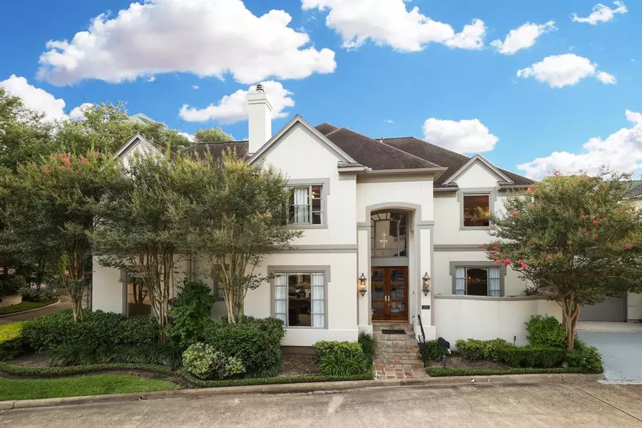 207 Park Laureate, Houston, TX 77024