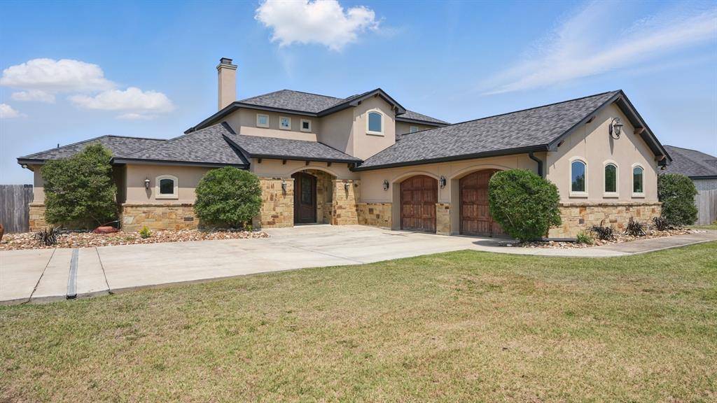 224 Creekwood DR, Gonzales, TX 78629