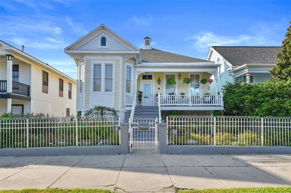 810 Winnie ST, Galveston, TX 77550