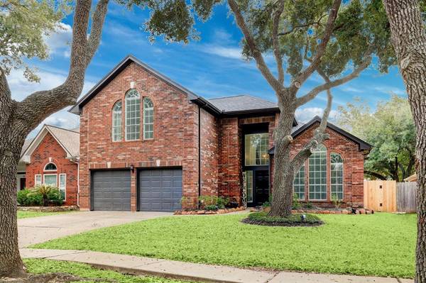 123 Selkirk Dr, Sugar Land, TX 77479