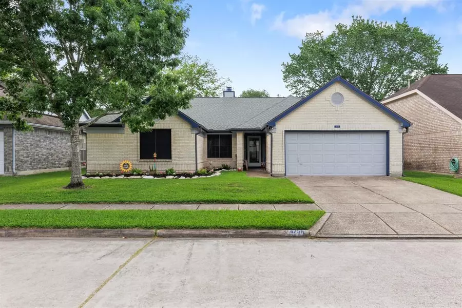 4755 Cavern DR, Friendswood, TX 77546