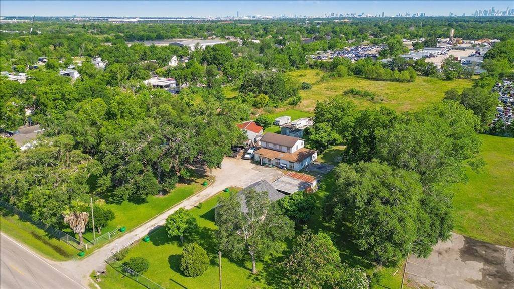 3929 Almeda Genoa RD, Houston, TX 77047