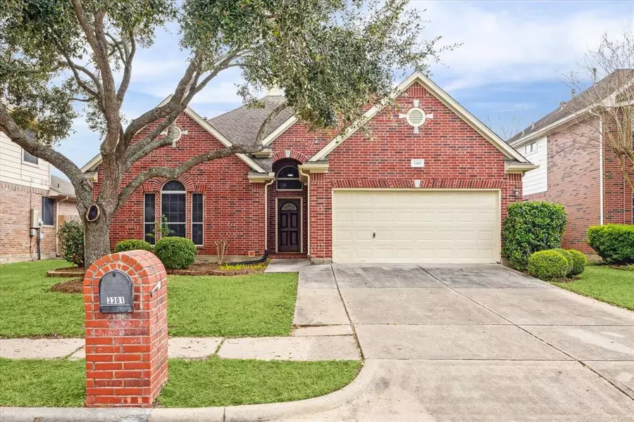 3301 English Oaks BLVD, Pearland, TX 77584