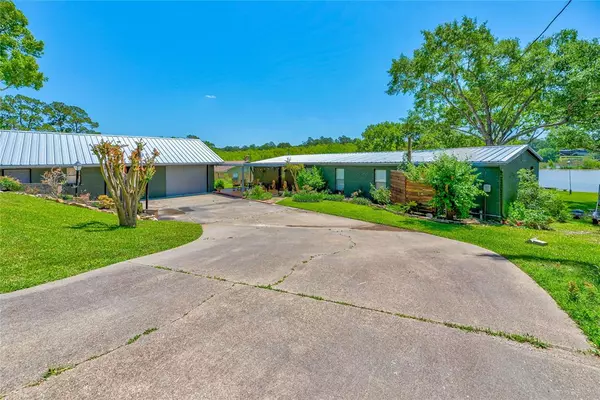 145 Schooner, Livingston, TX 77351