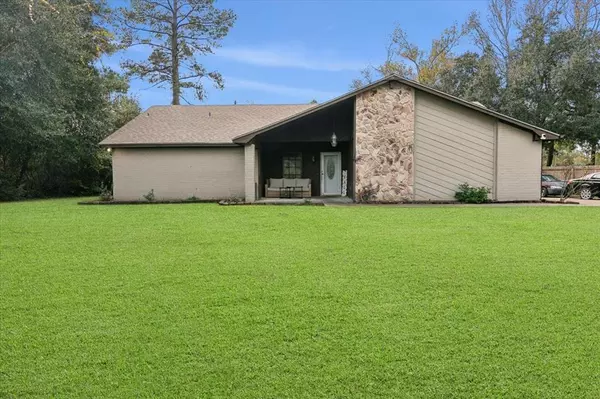 19 Bayou BND, Pinehurst, TX 77630