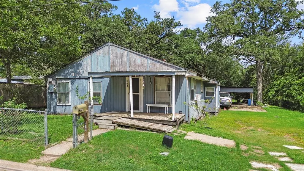 218 Kosarek ST, Bryan, TX 77803