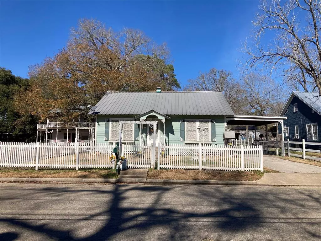 Livingston, TX 77351,320 W Milam ST