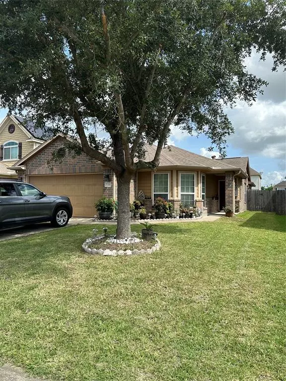 5311 Espuela LN,  Baytown,  TX 77521