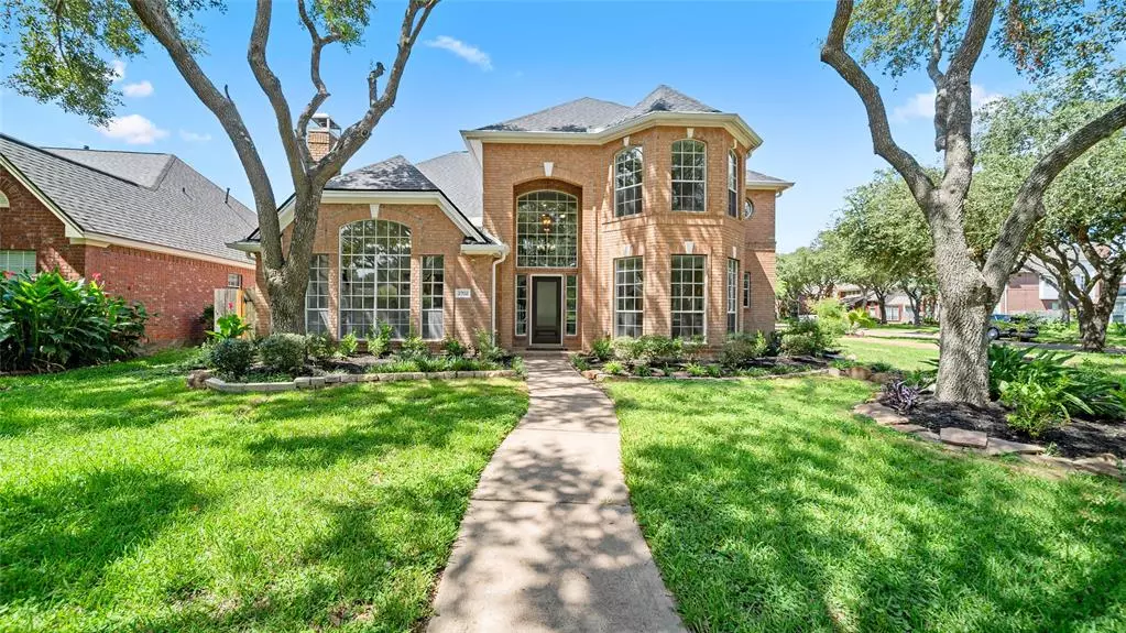 2702 Hidden Knoll CT, Sugar Land, TX 77478