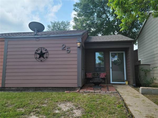 25 Townhouse LN #25, Trinity, TX 75862