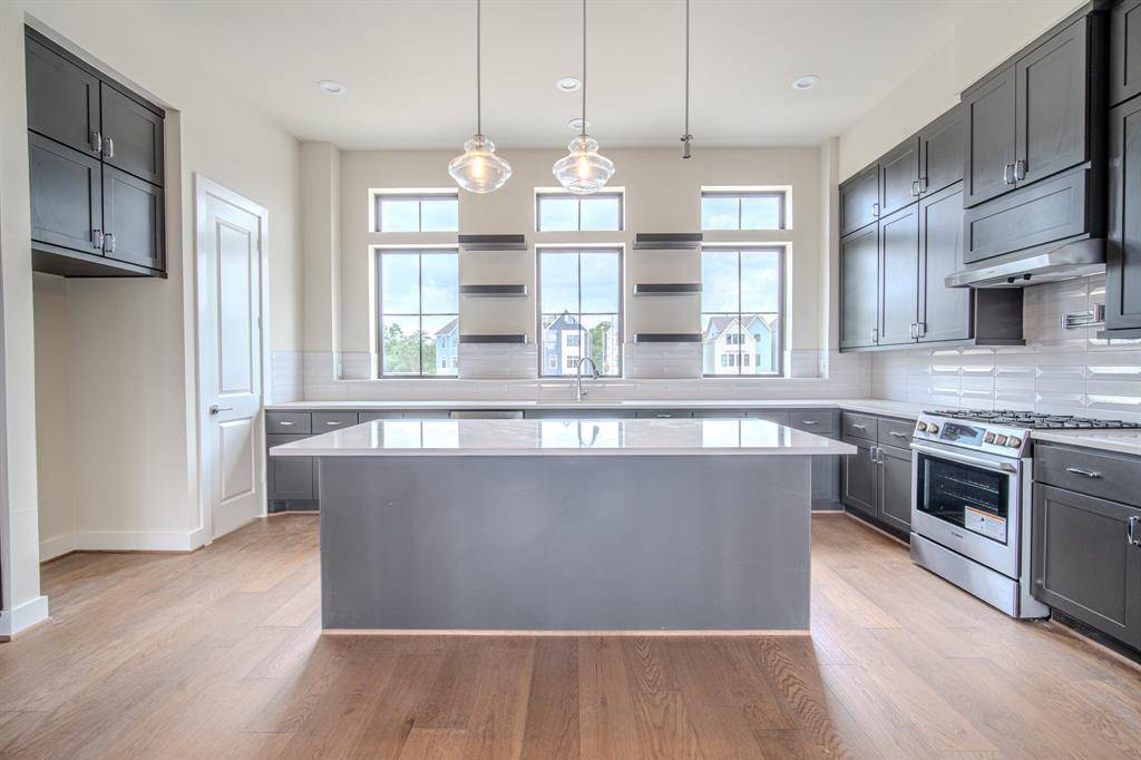Houston, TX 77055,1704 Sedola LN