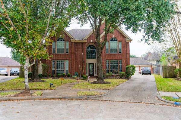 807 Whitby CT, Sugar Land, TX 77479