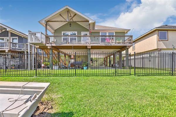 1631 25th ST,  San Leon,  TX 77539