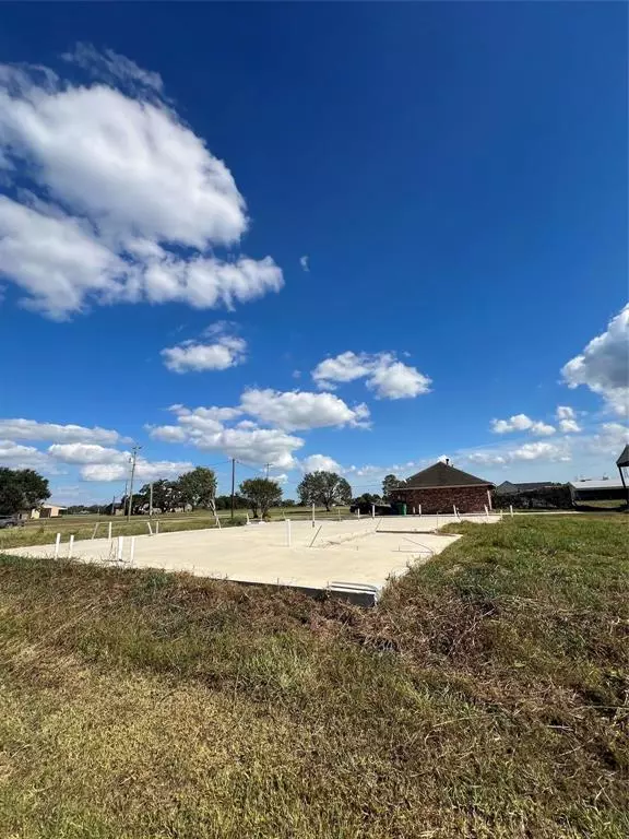 755 Sunset TRL, Angleton, TX 77515