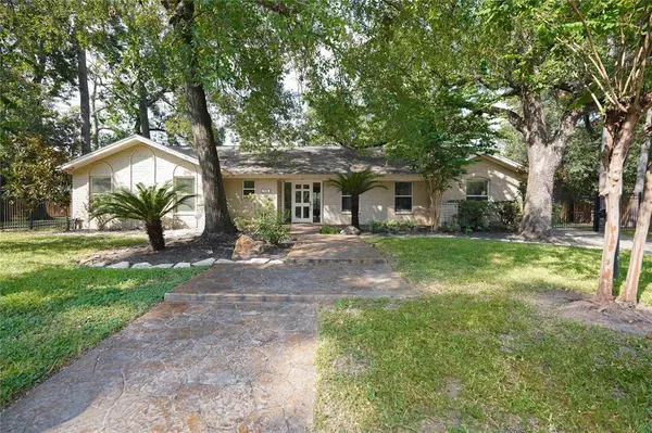 938 Magdalene DR,  Houston,  TX 77024