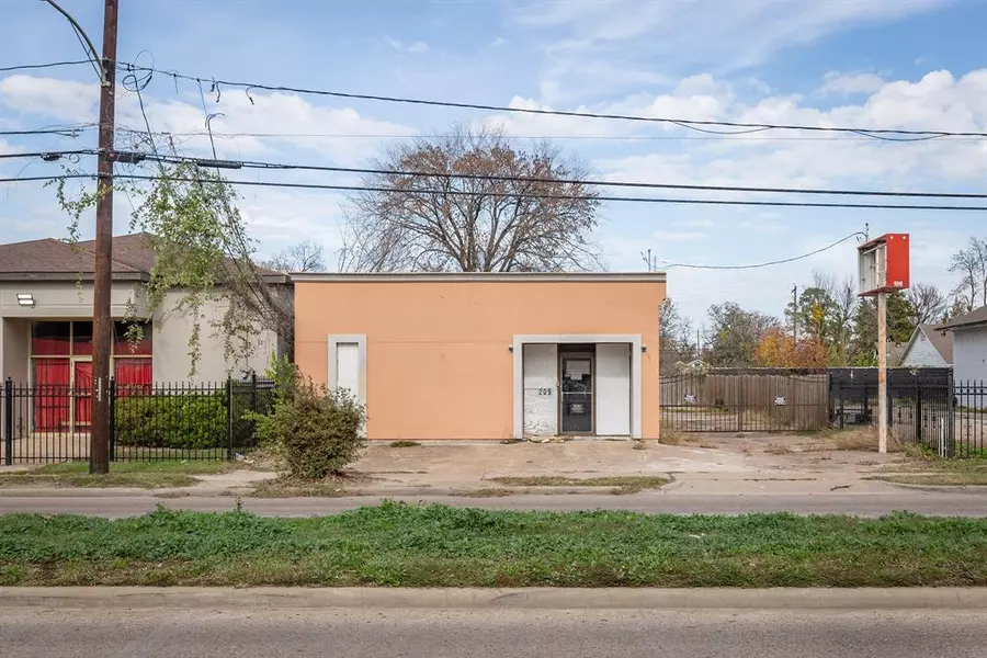 209 E Crosstimbers ST, Houston, TX 77022