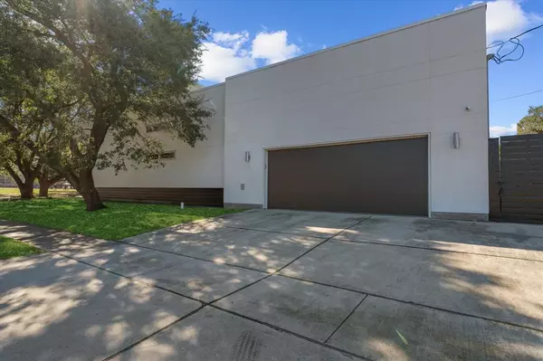 Houston, TX 77096,5142 Jason ST