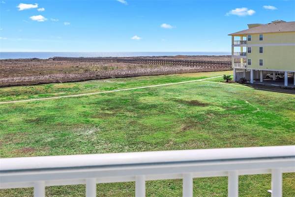 26421 Cat Tail DR #202, Galveston, TX 77554