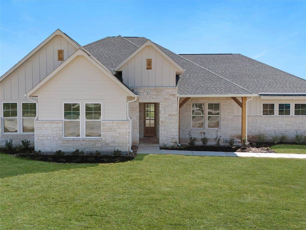 111 Water Vessel CT, Smithville, TX 78957
