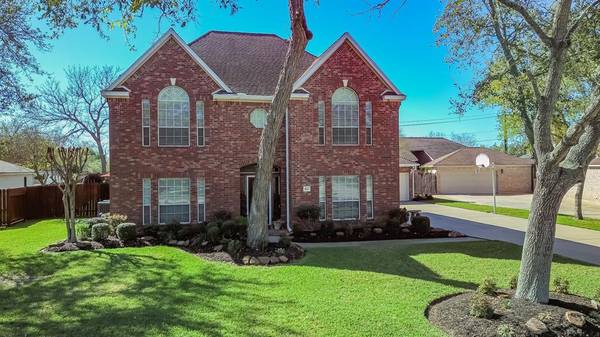 65 N Calla Lily CT, Lake Jackson, TX 77566